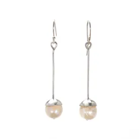 Minimal Pearl Earrings